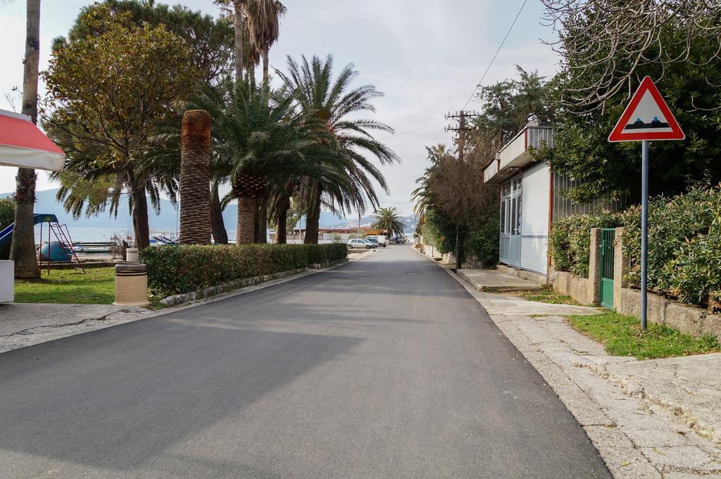 Apartment Begonia Of Kumbor Herceg Novi Zewnętrze zdjęcie